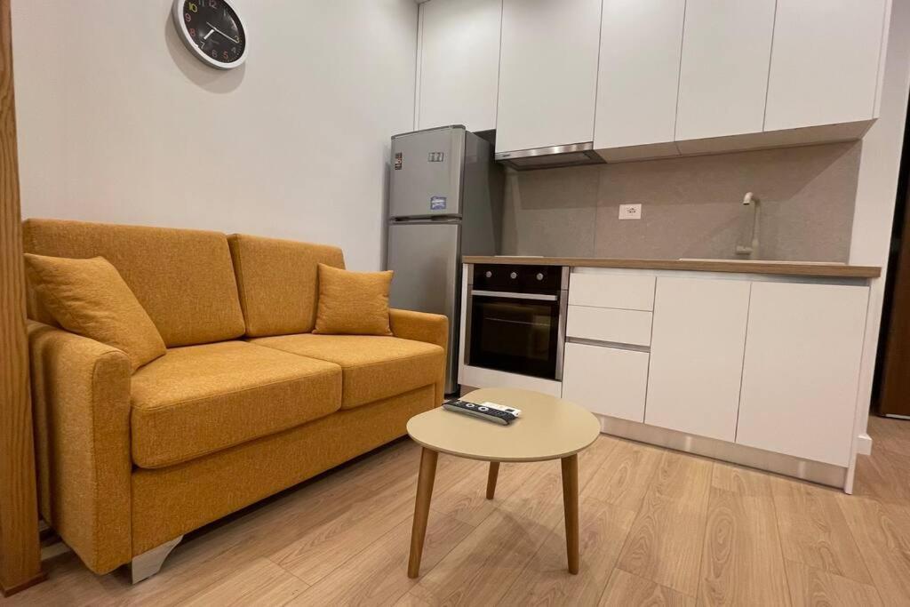 62°bs Charming @bllok * Tirana